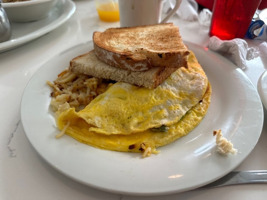 Sea Bay Bar & Grille