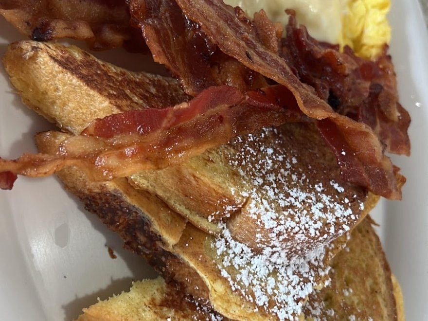 Sea Bay Bar & Grille