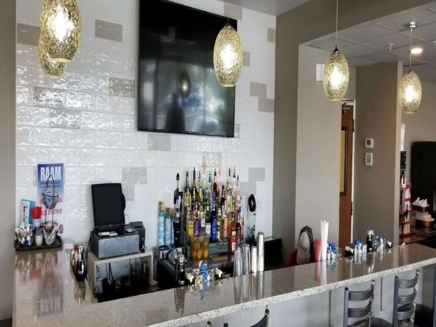 Sea Bay Bar & Grille