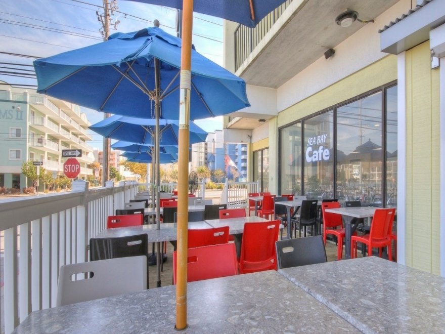 Sea Bay Bar & Grille