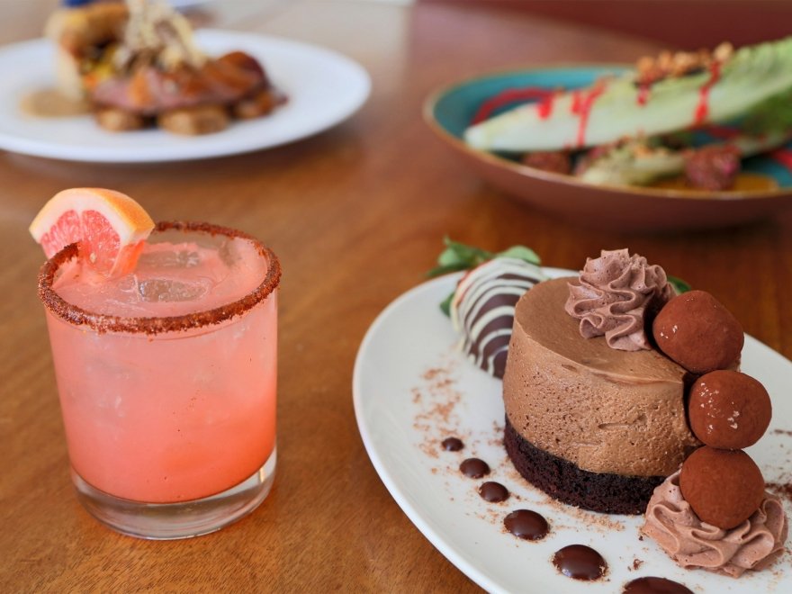 Captain's Table Restaurant and Bar