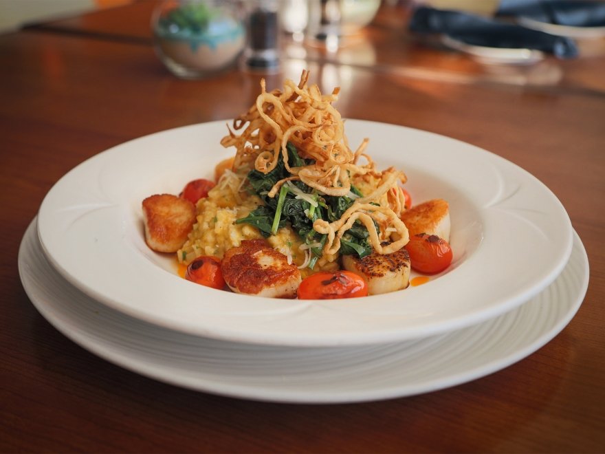 Captain's Table Restaurant and Bar