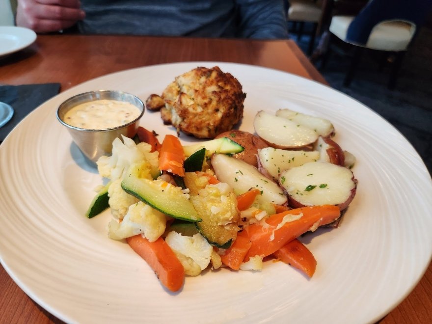 Captain's Table Restaurant and Bar