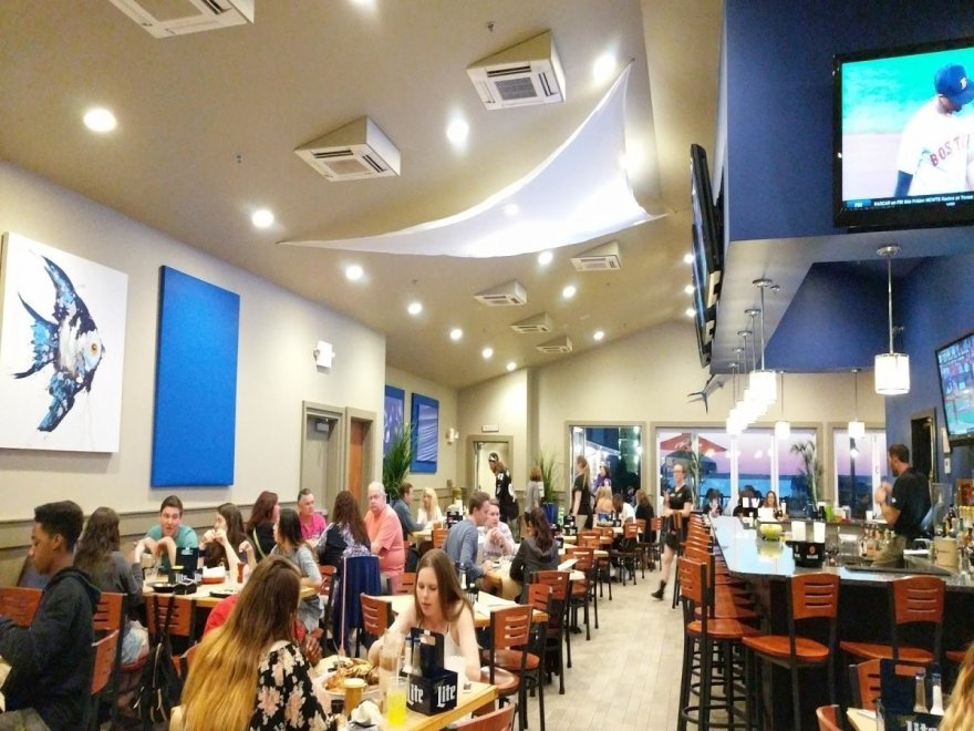 BLU Crabhouse & Raw Bar