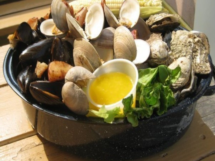 Hammerheads Bar & Grill