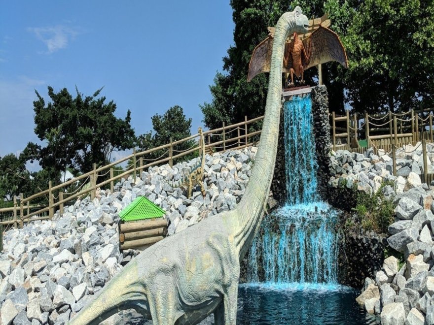 Nick's Mini Golf - Nick's 21st Street Jurassic Golf & Ropes Course