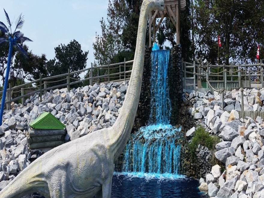 Nick's Mini Golf - Nick's 21st Street Jurassic Golf & Ropes Course