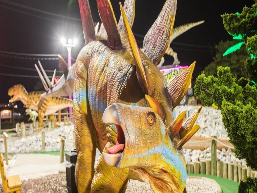 Nick's Mini Golf - Nick's 21st Street Jurassic Golf & Ropes Course