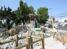 Nick's Mini Golf - Nick's 21st Street Jurassic Golf & Ropes Course