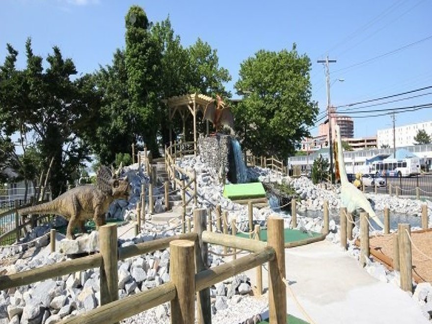 Nick's Mini Golf - Nick's 21st Street Jurassic Golf & Ropes Course