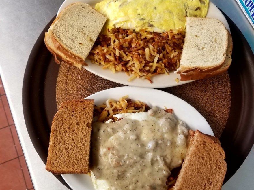 Satellite Breakfast Restaurant and Pool Bar