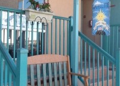 Satellite Breakfast Restaurant and Pool Bar