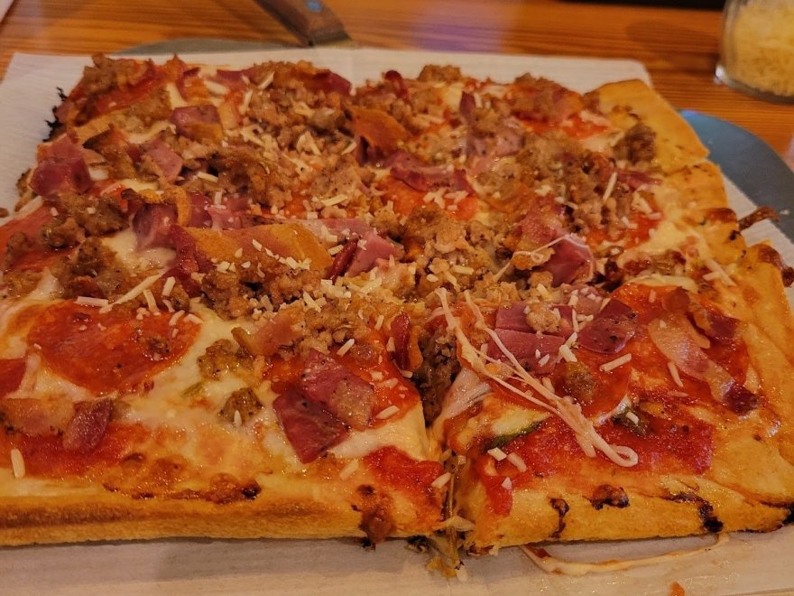 Squarz Pizza & Restaurant