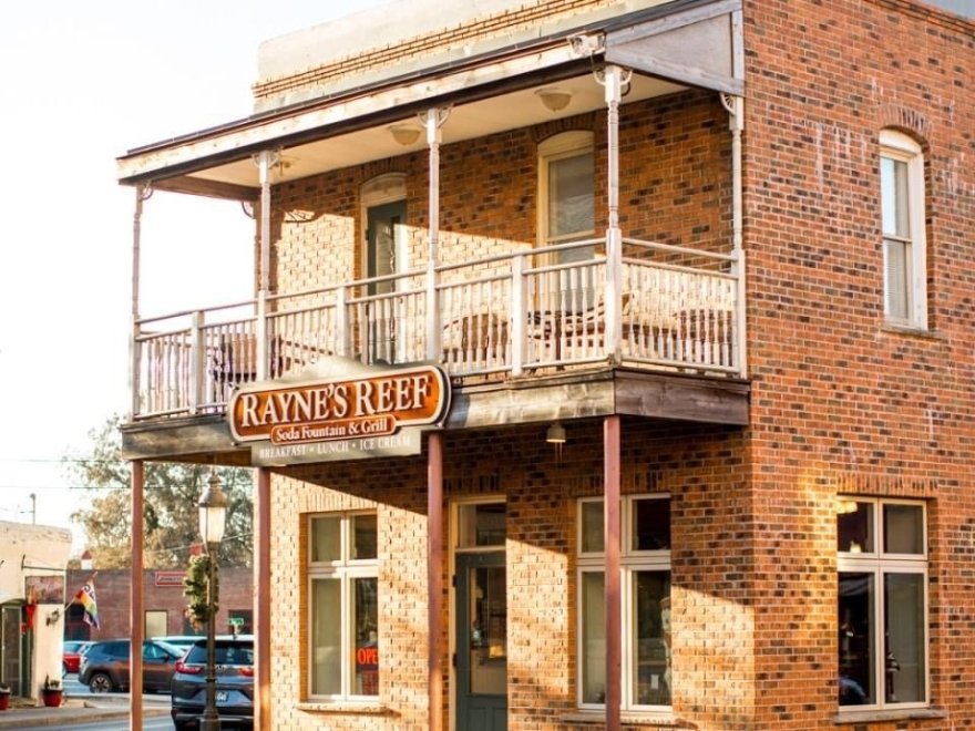 Rayne's Reef Soda Fountain & Grill