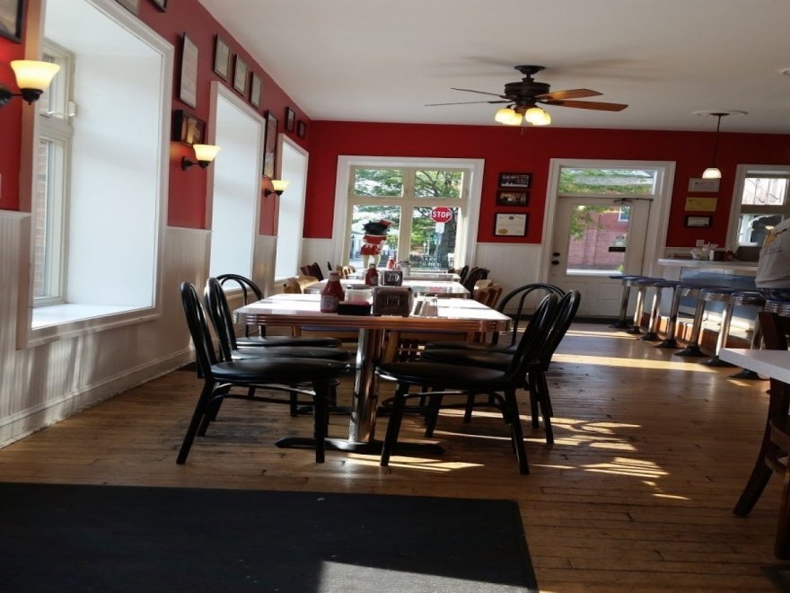 Rayne's Reef Soda Fountain & Grill