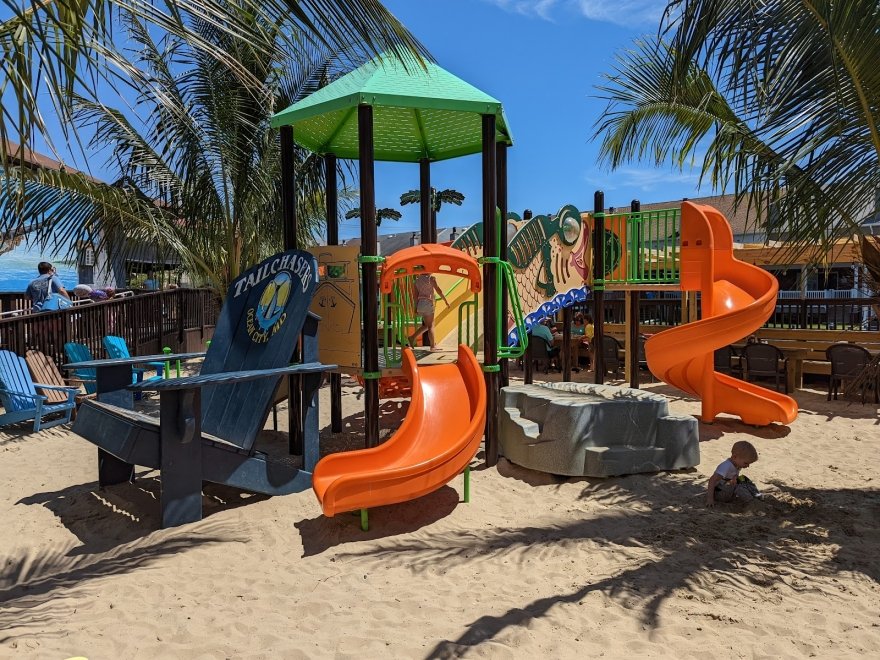 Tailchasers Restaurant & Dock Bar