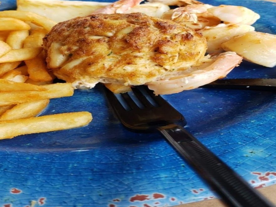 Hooper's Crab House & Sneaky Pete's