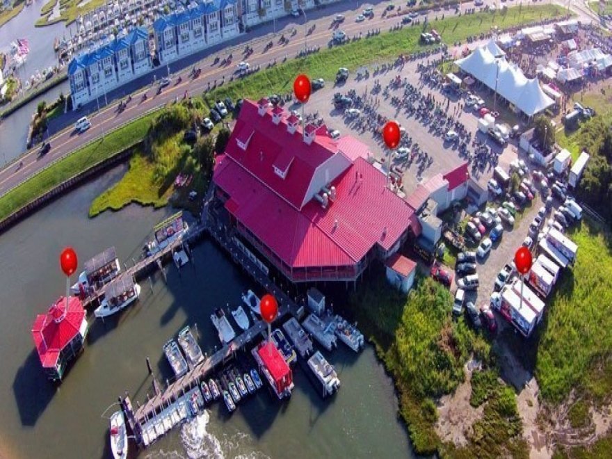 Hooper's Crab House & Sneaky Pete's