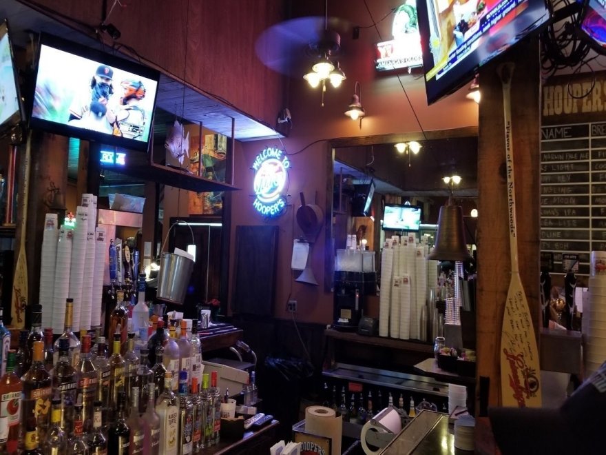 Hooper's Crab House & Sneaky Pete's