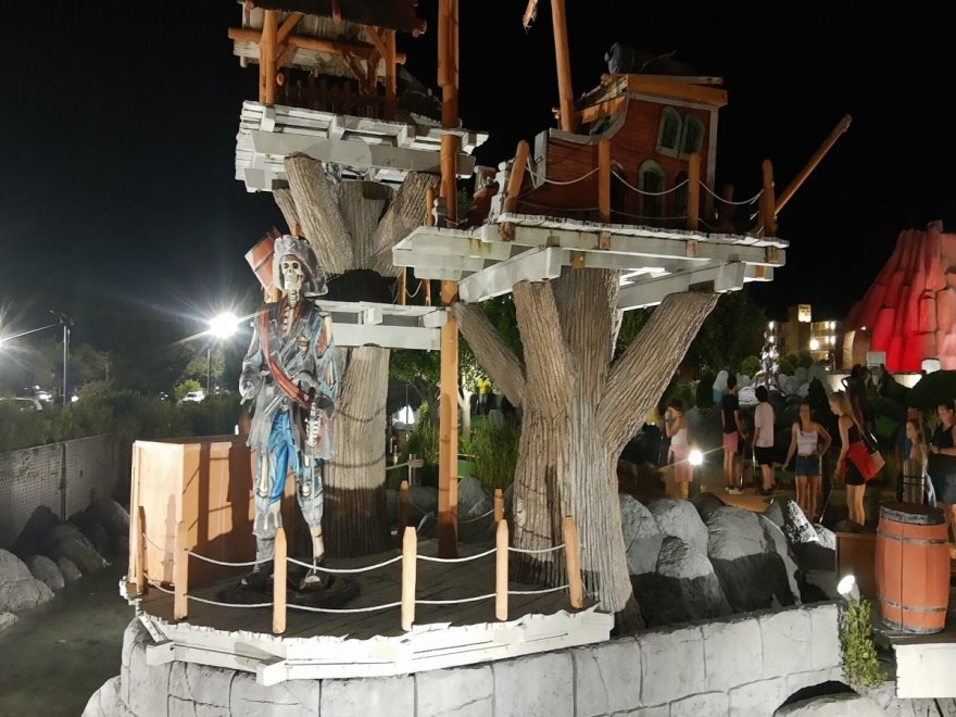 Embers Island Mini Golf