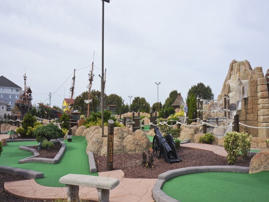 Embers Island Mini Golf