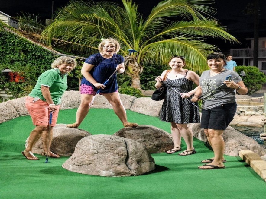 Nick's Mini Golf - Nick's Dino Golf & Mining Company