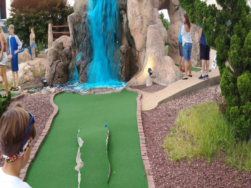 Nick's Mini Golf - Nick's Dino Golf & Mining Company