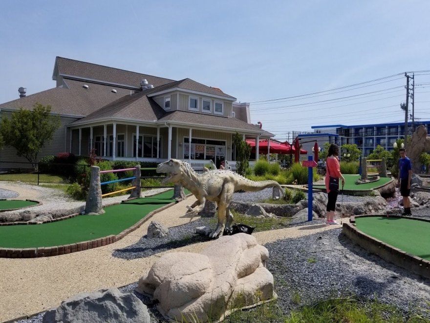 Nick's Mini Golf - Nick's Dino Golf & Mining Company