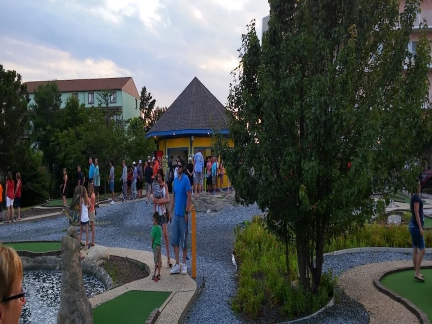 Nick's Mini Golf - Nick's Dino Golf & Mining Company