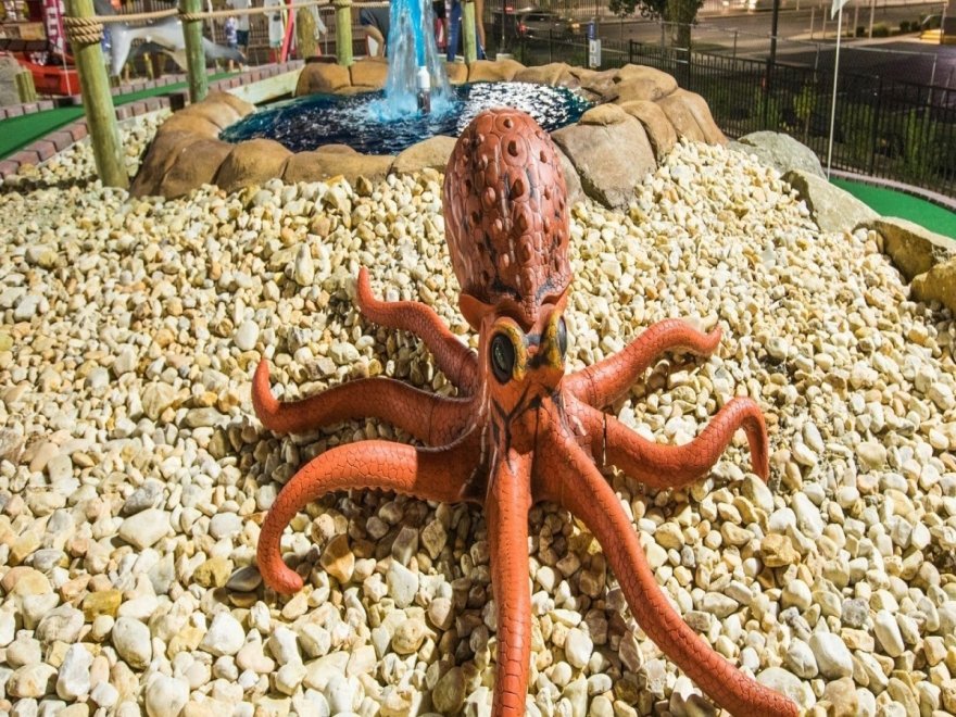 Nick's Mini Golf - Nick's Beach Ball Golf