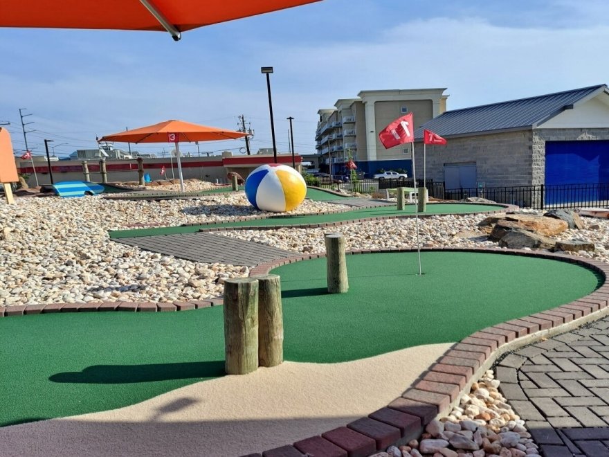 Nick's Mini Golf - Nick's Beach Ball Golf