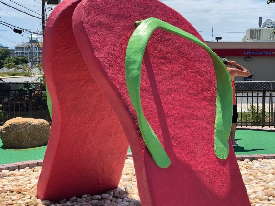 Nick's Mini Golf - Nick's Beach Ball Golf