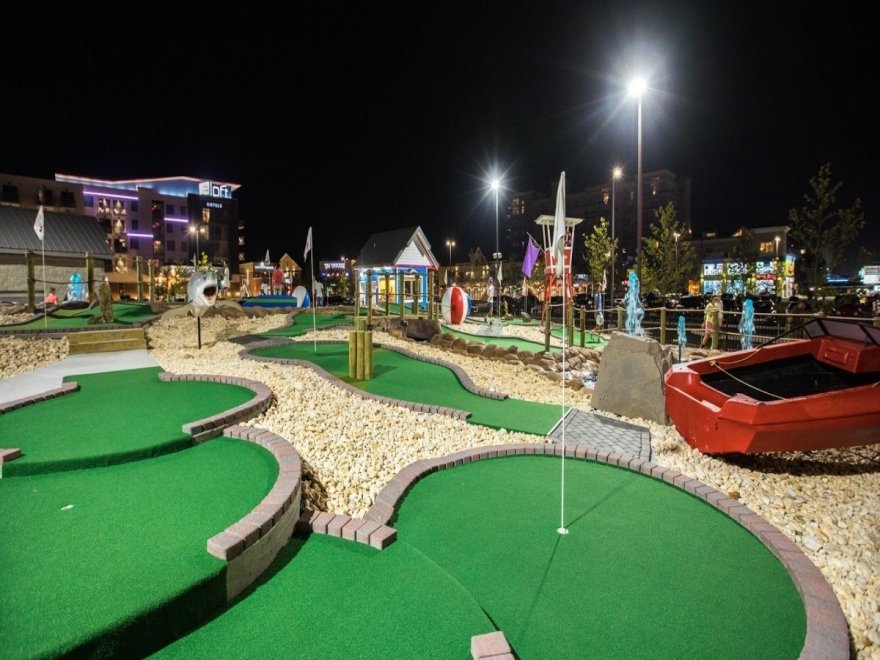 Nick's Mini Golf - Nick's Beach Ball Golf