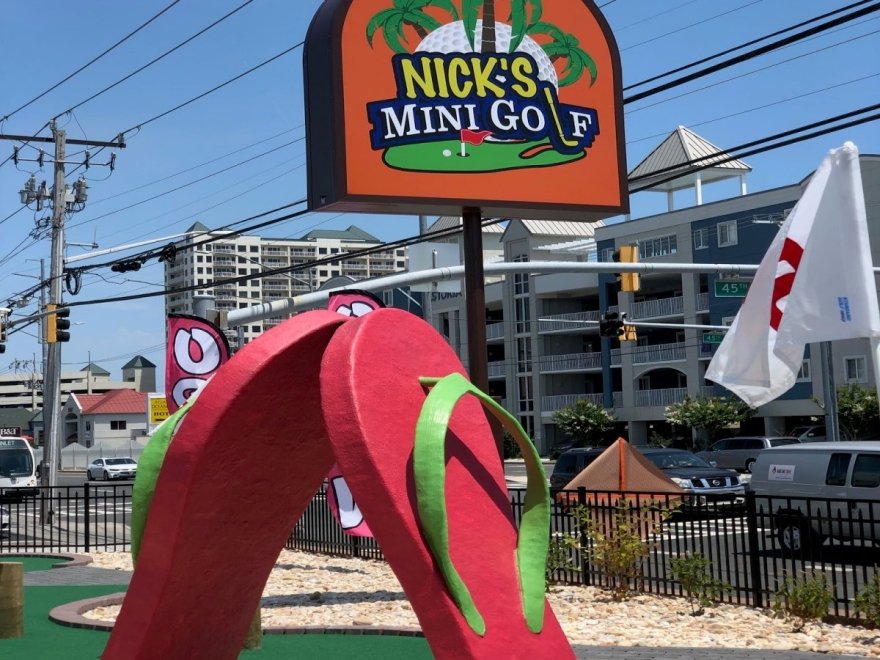 Nick's Mini Golf - Nick's Beach Ball Golf
