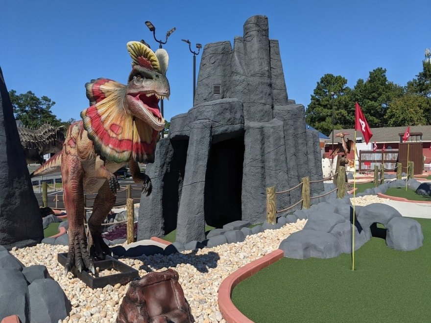 Nick's Mini Golf - Nick's Dinoland Golf
