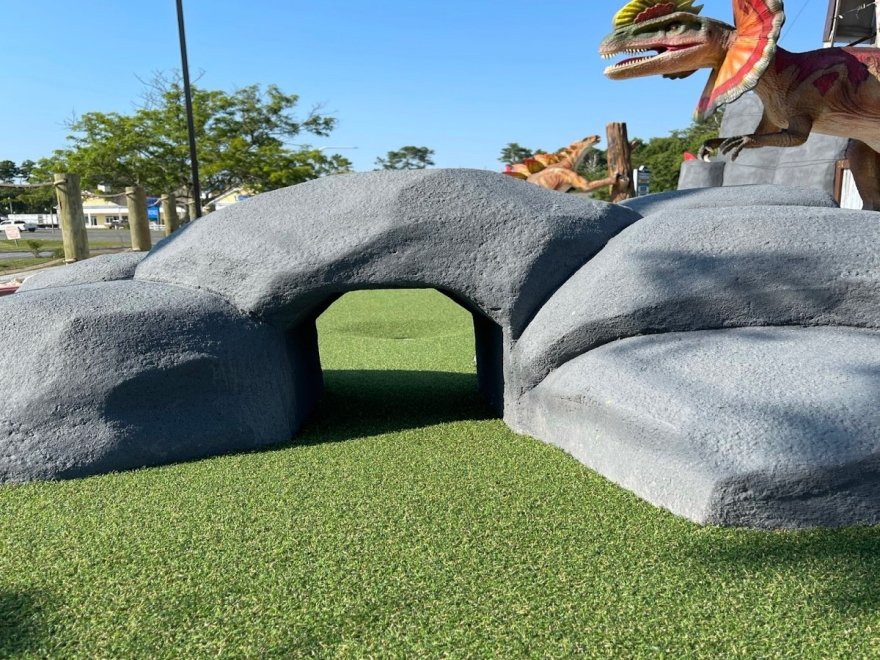 Nick's Mini Golf - Nick's Dinoland Golf