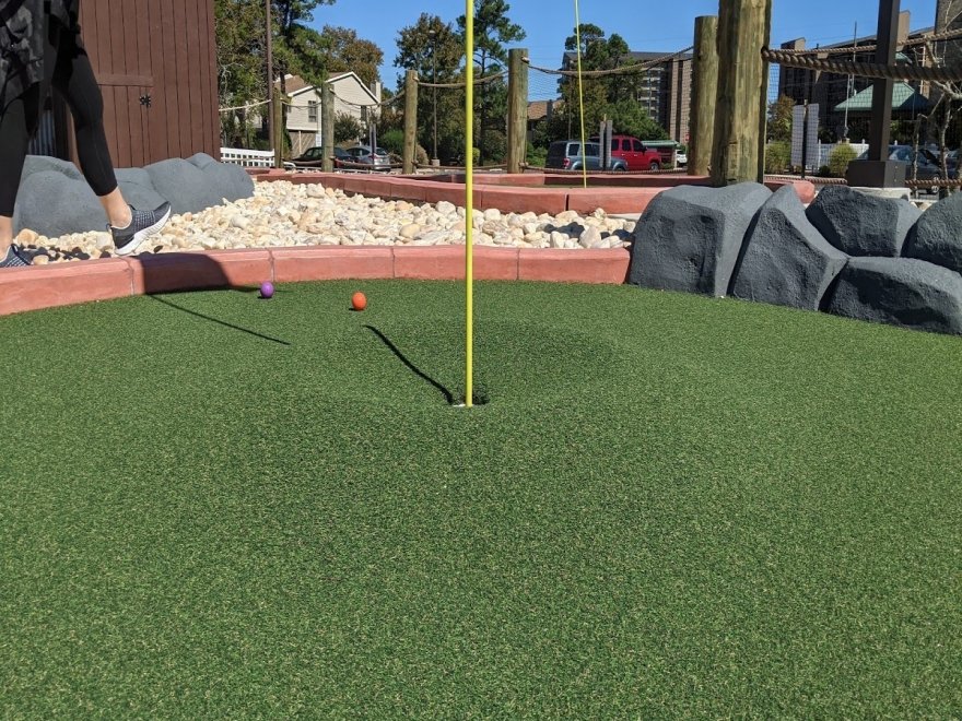 Nick's Mini Golf - Nick's Dinoland Golf
