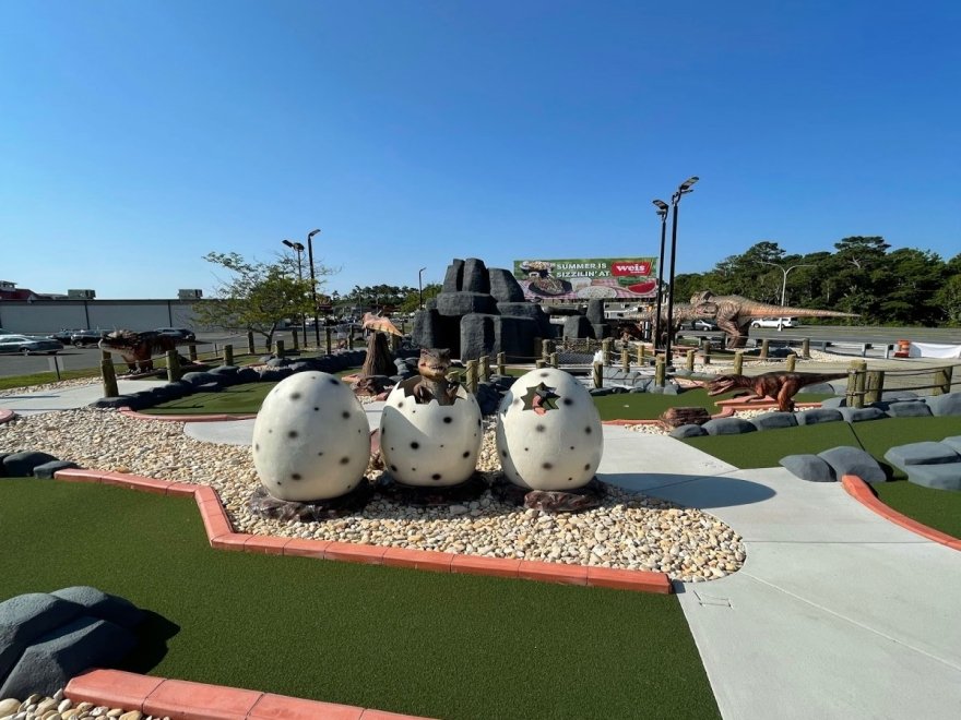 Nick's Mini Golf - Nick's Dinoland Golf