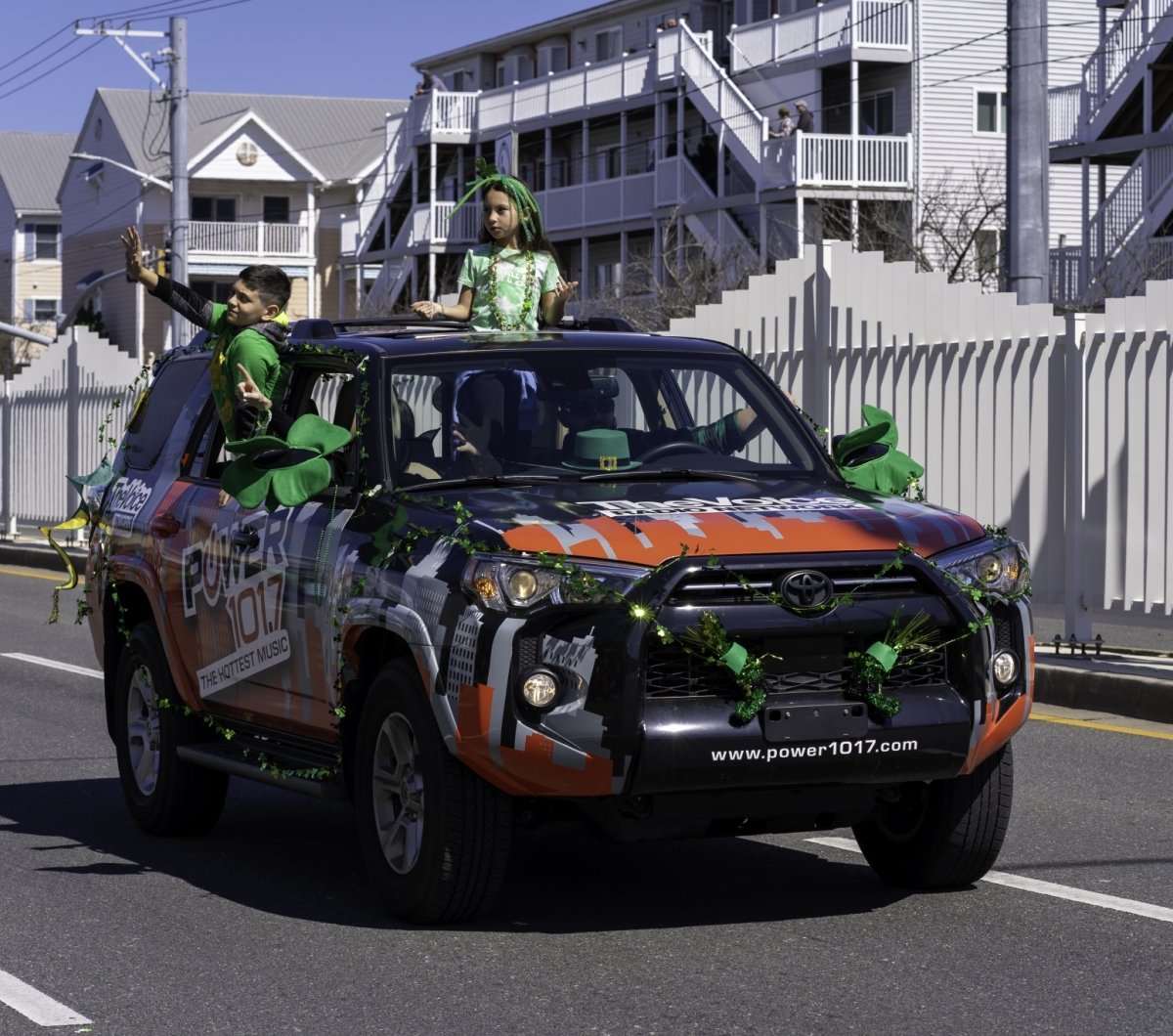 Power 101.7 radio van Power 101.7 radio van